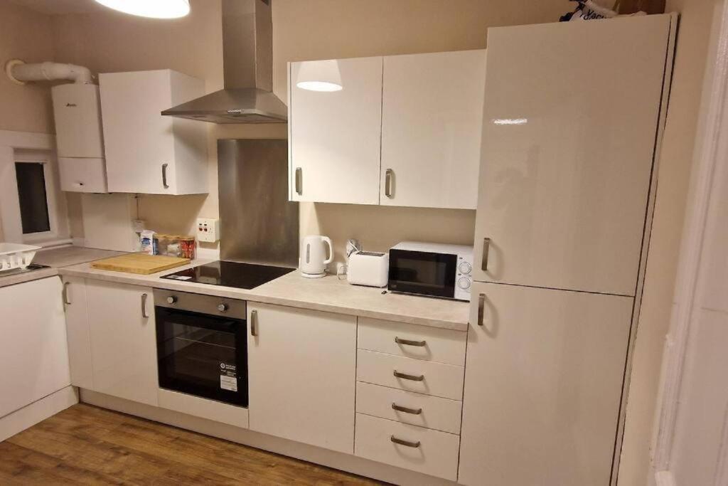 Archillects Entire Two Bedroom Comfy House - Free Parking Glasgow Zewnętrze zdjęcie